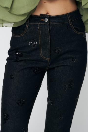 Прямые джинсы