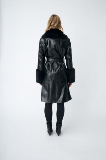 Пальто из искусственной кожи