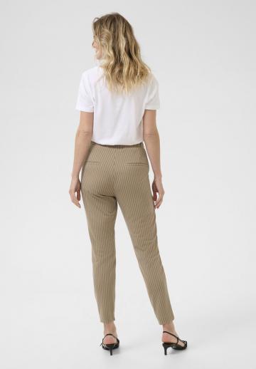 Узкие брюки