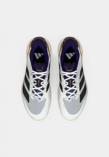 Теннисные кроссовки