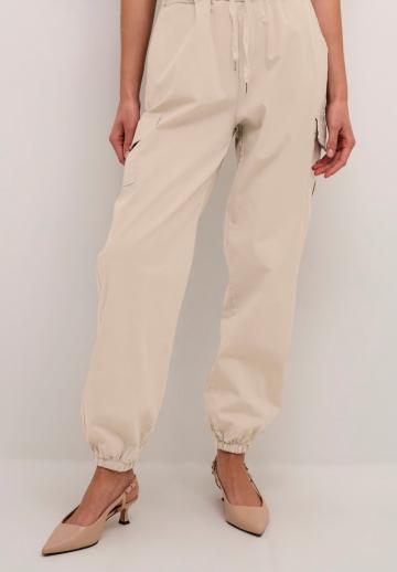 Брюки с накладными карманами