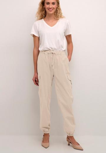 Брюки с накладными карманами