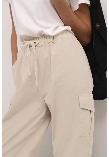 Брюки с накладными карманами