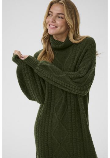 Вязаное платье