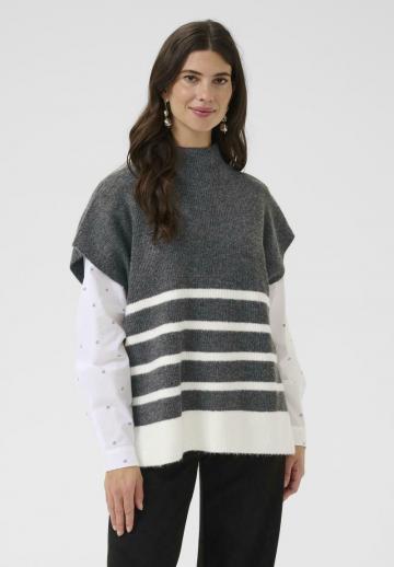 Длинный жилет