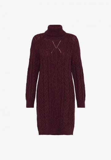 Вязаное платье