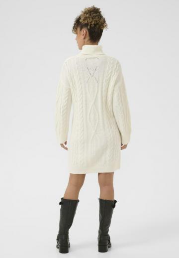 Вязаное платье