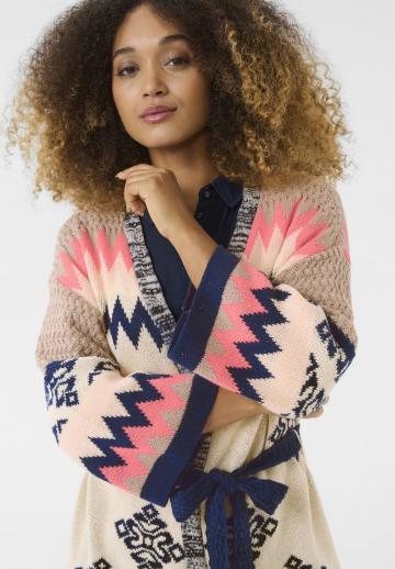 Жаккардовая вязаная кофта