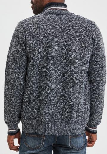 Вязаная кофта