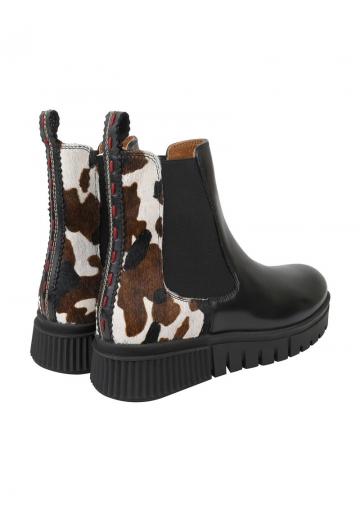 Сапожки на танкетке