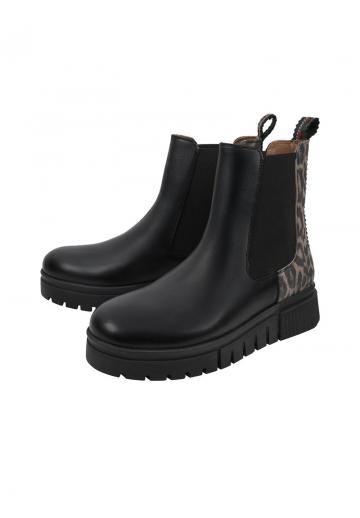 Сапожки на танкетке