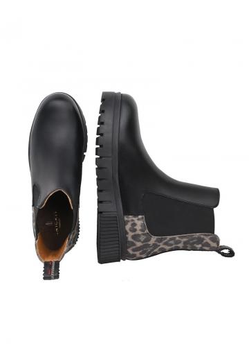 Сапожки на танкетке