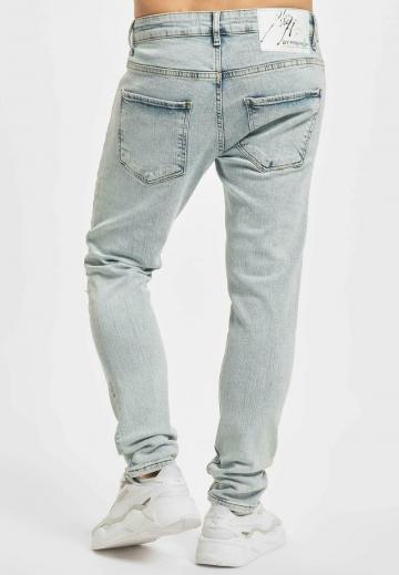 Узкие джинсы