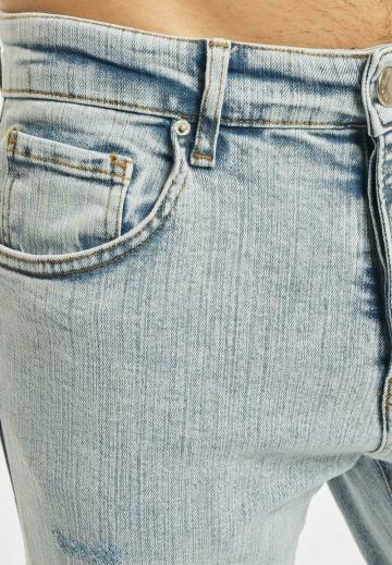 Узкие джинсы