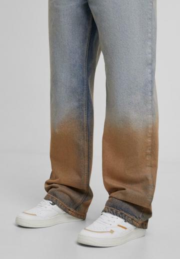 Клешеные джинсы