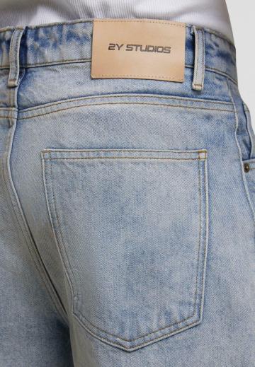 Клешеные джинсы