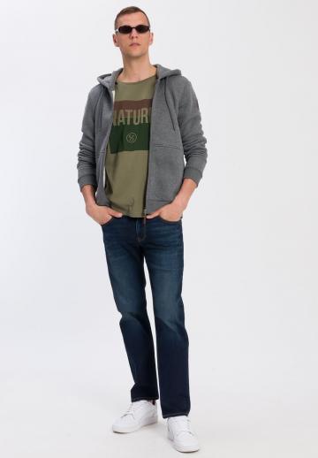 Прямые джинсы