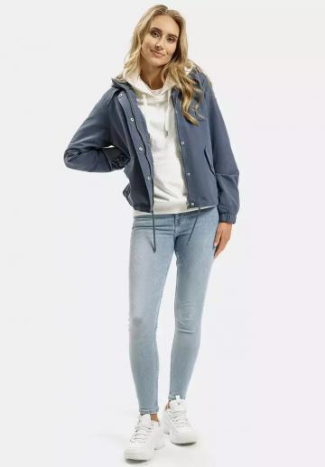 Куртка с накладнымит карманами