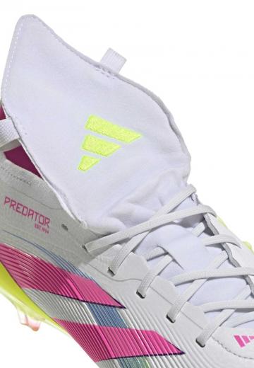 Футбольные бутсы