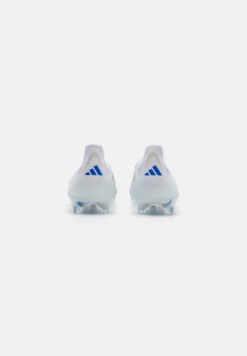 Футбольные бутсы