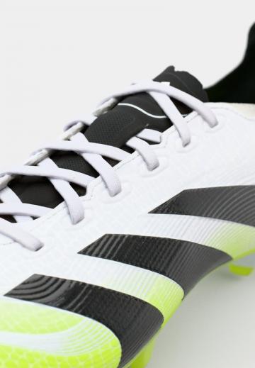 Футбольные бутсы