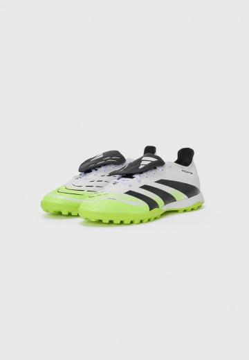 Футбольные бутсы