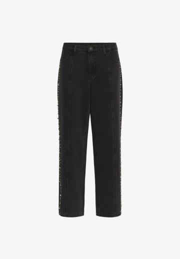 Прямые джинсы