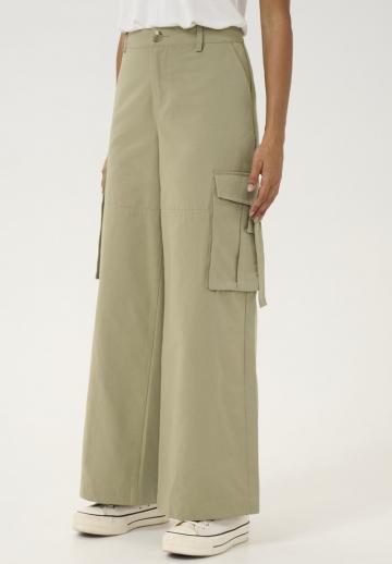 Брюки с накладными карманами