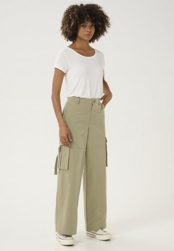 Брюки с накладными карманами