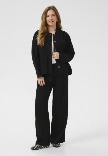 Куртка с накладнымит карманами