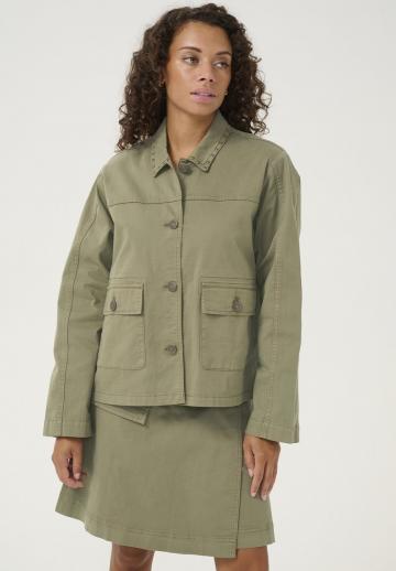 Куртка с накладнымит карманами