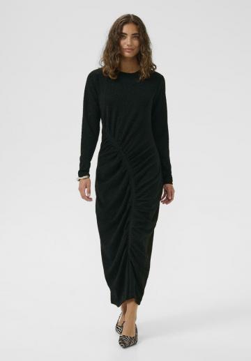 Вязаное платье