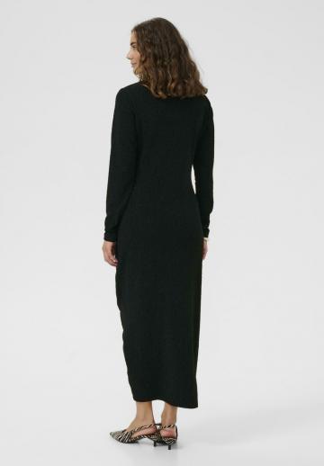 Вязаное платье