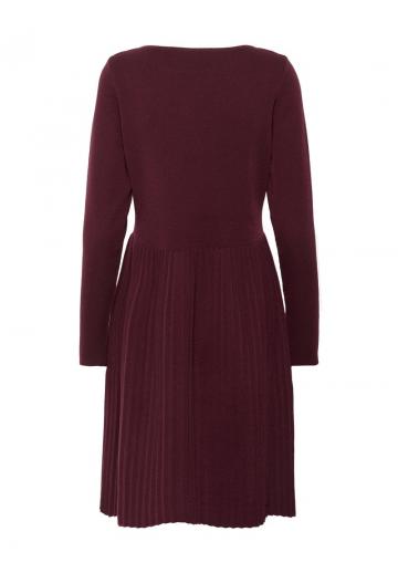 Вязаное платье