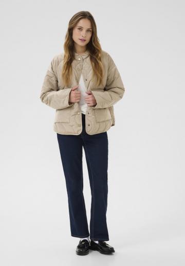 Куртка с накладнымит карманами