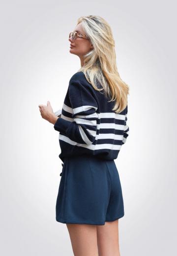 Пуловер в полоску