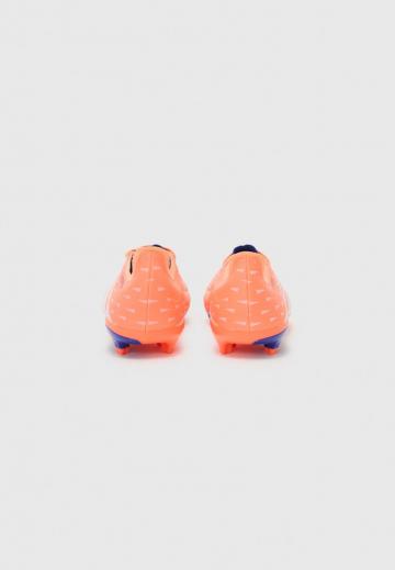 Футбольные бутсы