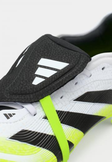 Футбольные бутсы