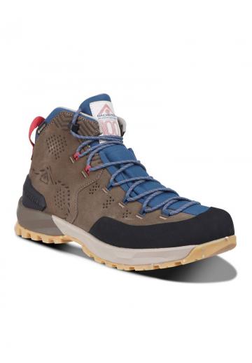 Походные ботинки