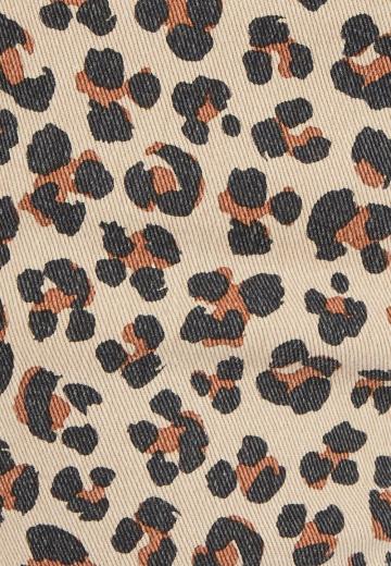 Короткие джинсы