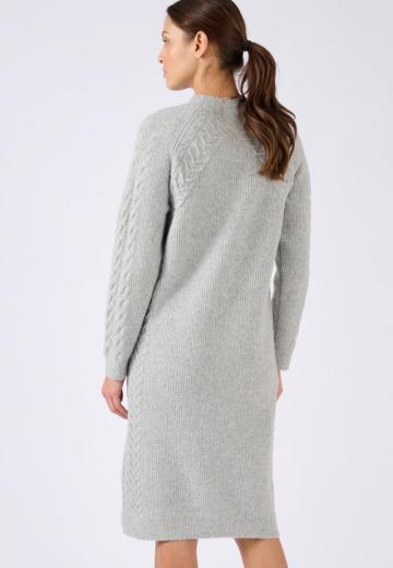 Вязаное платье