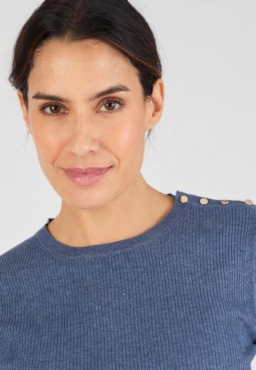 Пуловер в полоску