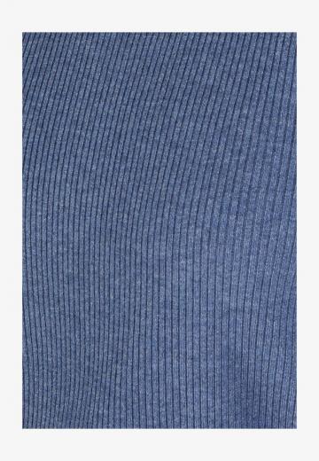 Пуловер в полоску