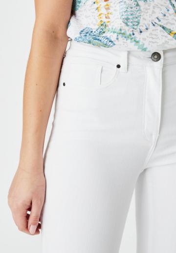 Короткие джинсы