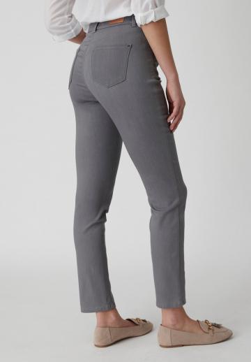 Короткие джинсы