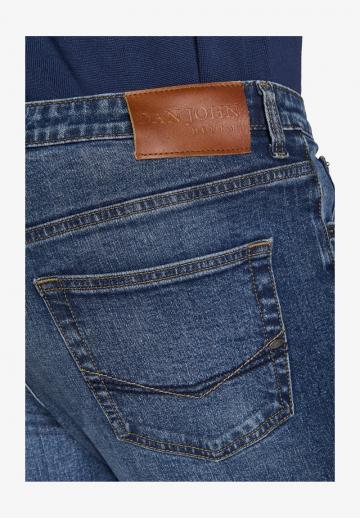 Узкие джинсы