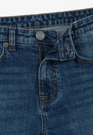 Узкие джинсы