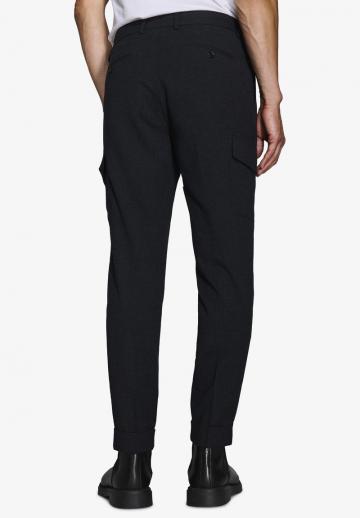 Брюки с накладными карманами