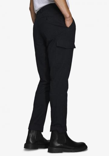 Брюки с накладными карманами