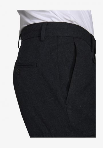 Брюки с накладными карманами